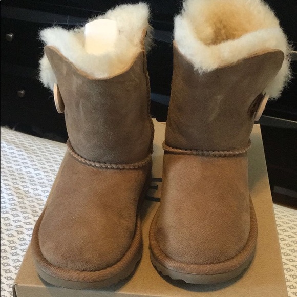 ugg australia bailey button
